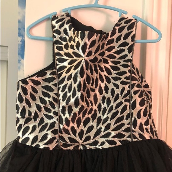 Dress - Picture 2 of 4